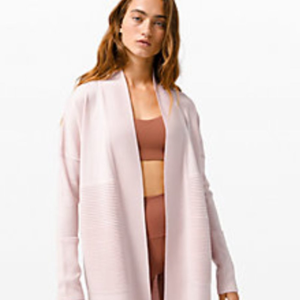 Lululemon Sit in lotus wrap, size 4